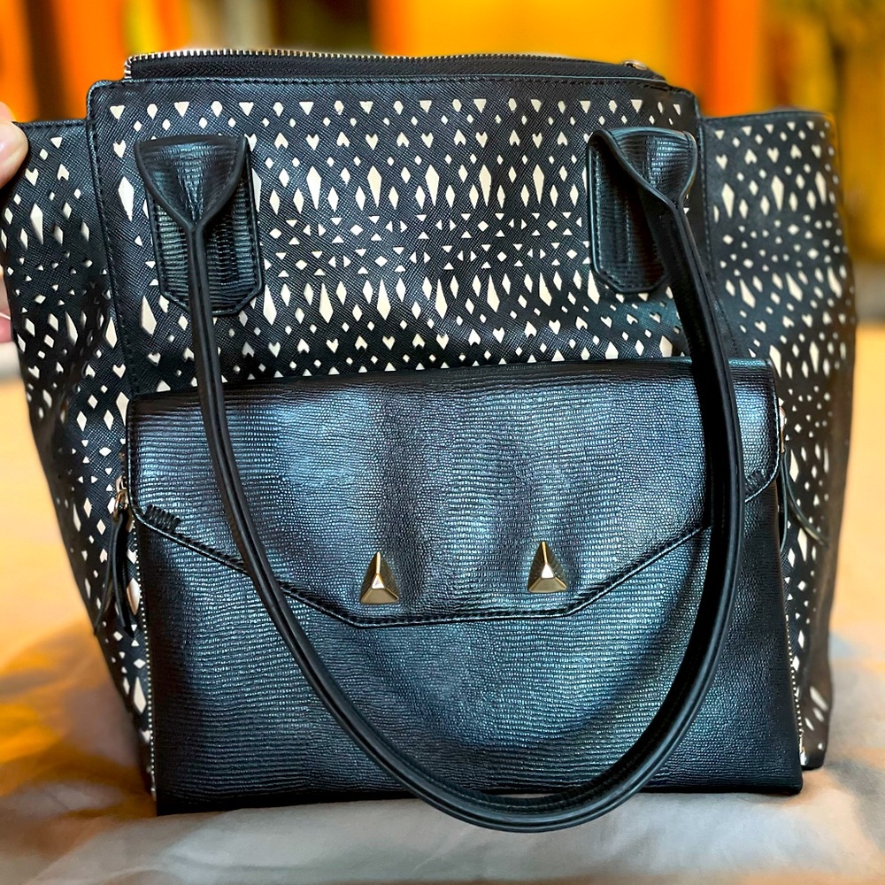 Stella & Dot tote with removable clutch